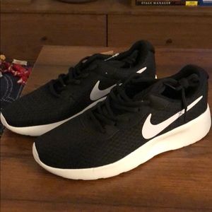 NWT Nike Kaishi Sz 7 Black